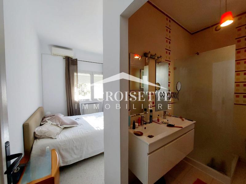 Rez-de-chaussée de villa S+3 avec jardin à La Marsa 